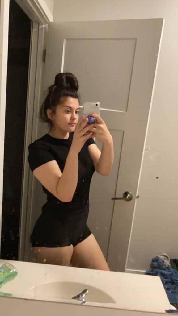 NO PAYMENT REQUIRED- SEXY SINGLE MOM FOR MEET AND FUCK AS LONG AS YOU KNOW HOW TO USE YOUR DICK 🍑🍑💦💦 🍆 - Image 3